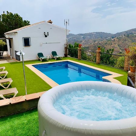 Villa En Frigiliana Con Piscina Y Jacuzzi Ngoại thất bức ảnh