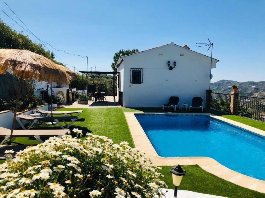 Villa En Frigiliana Con Piscina Y Jacuzzi Ngoại thất bức ảnh
