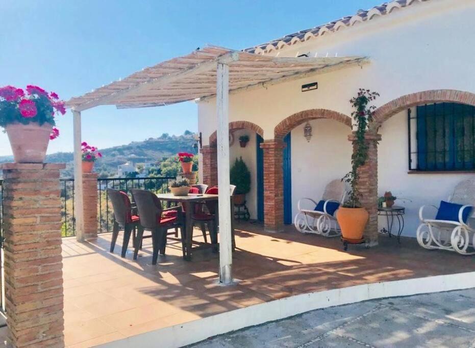 Villa En Frigiliana Con Piscina Y Jacuzzi Ngoại thất bức ảnh
